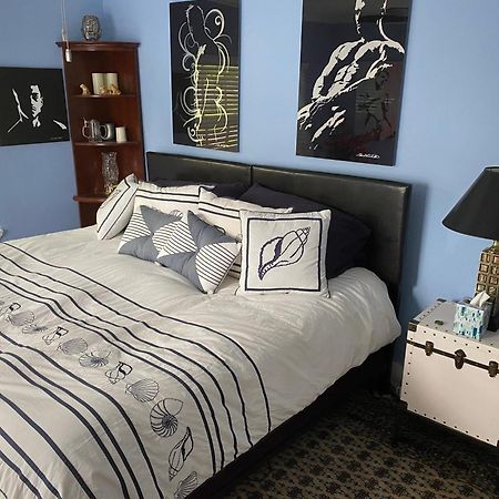Wilton Manors A Mens Oasis Bed & Breakfast Exterior photo