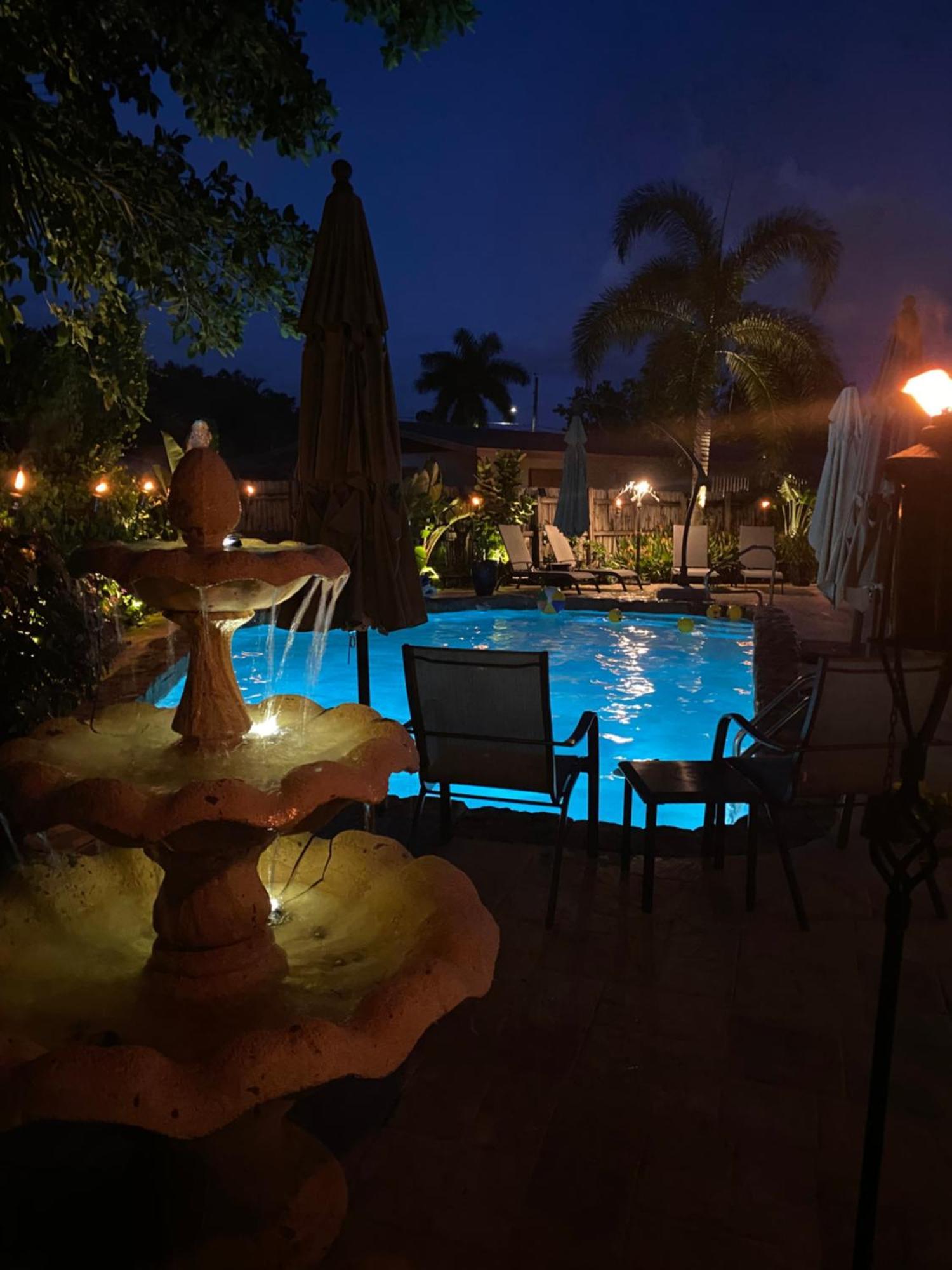 Wilton Manors A Mens Oasis Bed & Breakfast Exterior photo