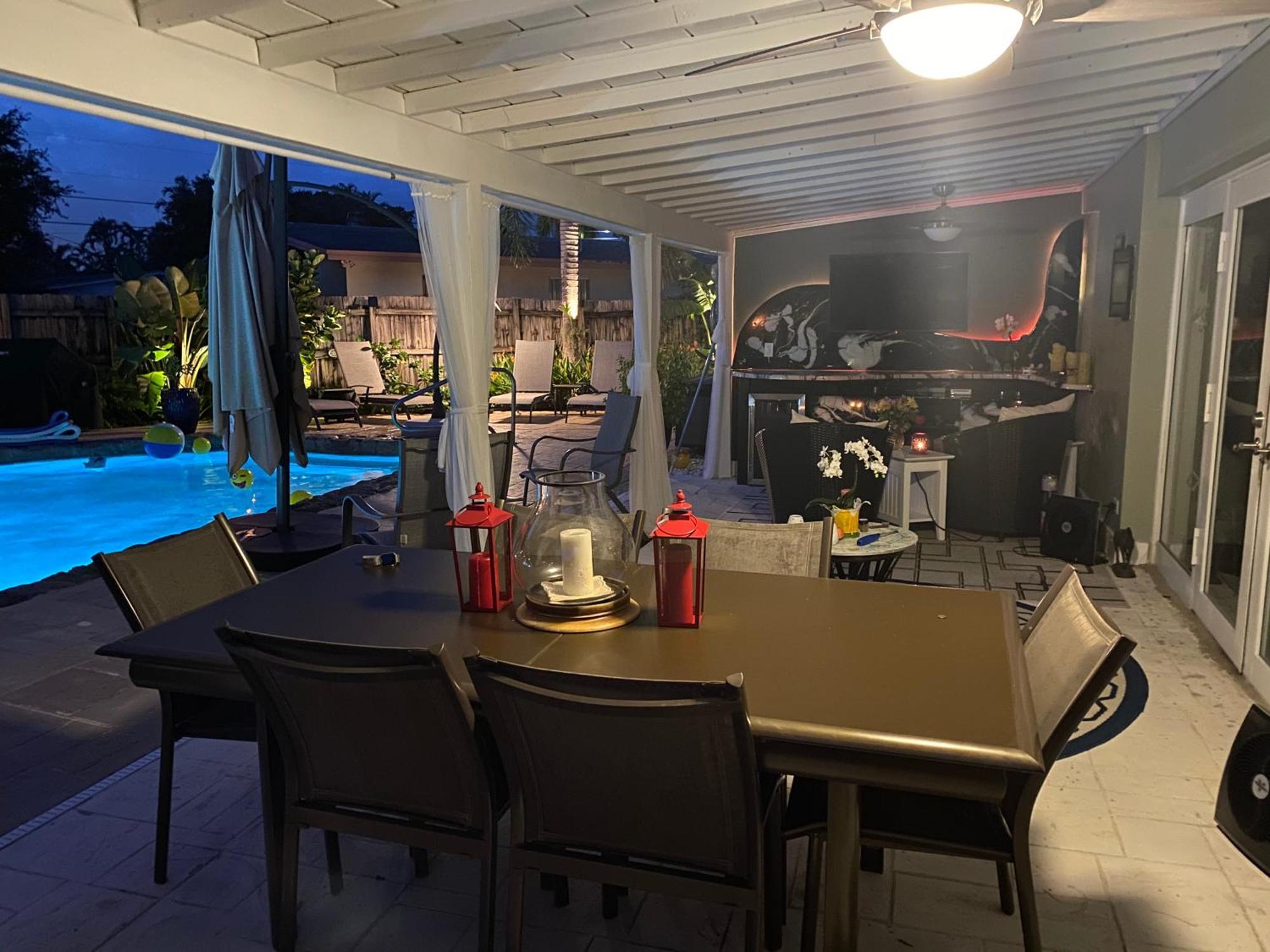 Wilton Manors A Mens Oasis Bed & Breakfast Exterior photo