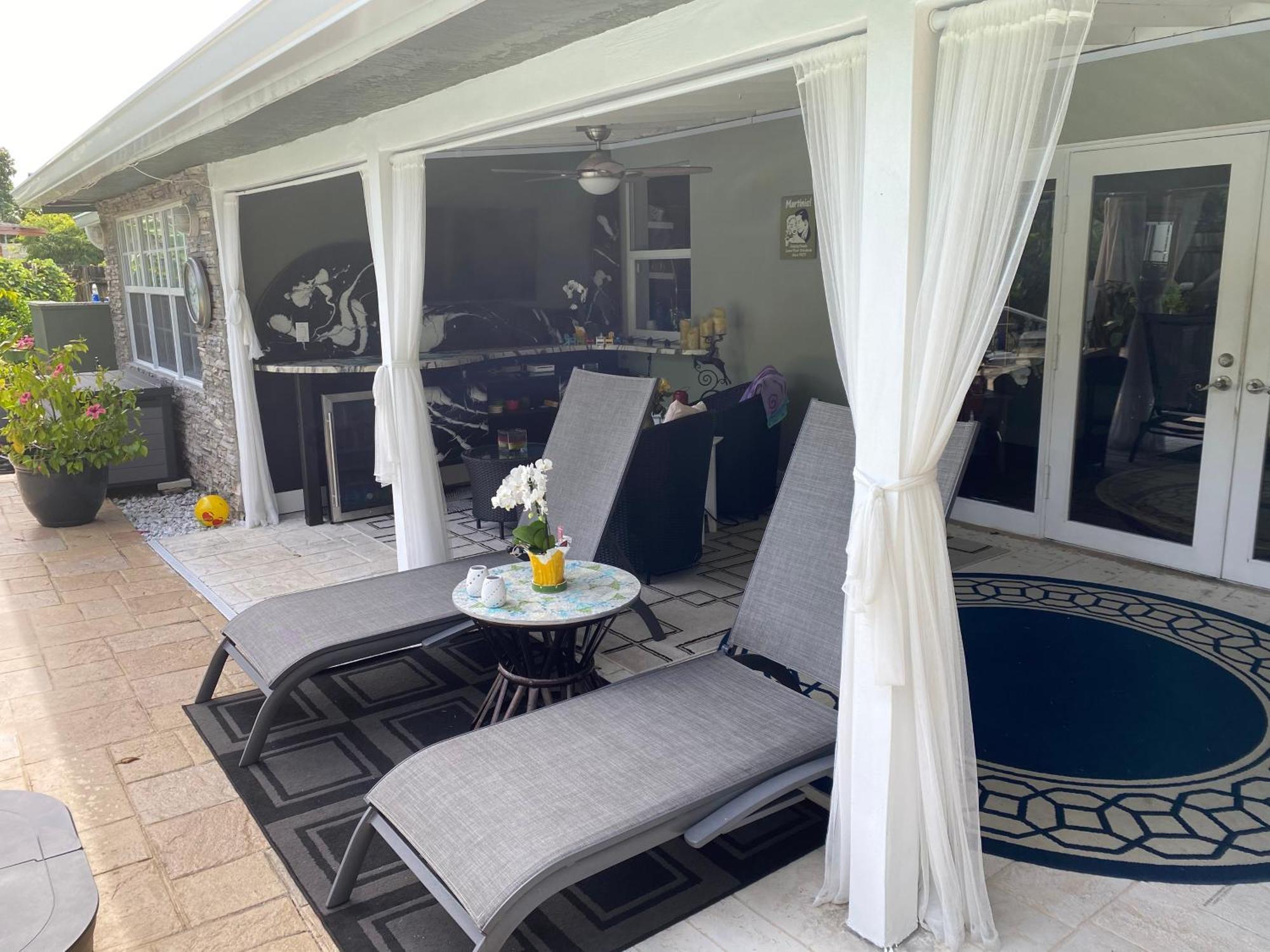 Wilton Manors A Mens Oasis Bed & Breakfast Exterior photo