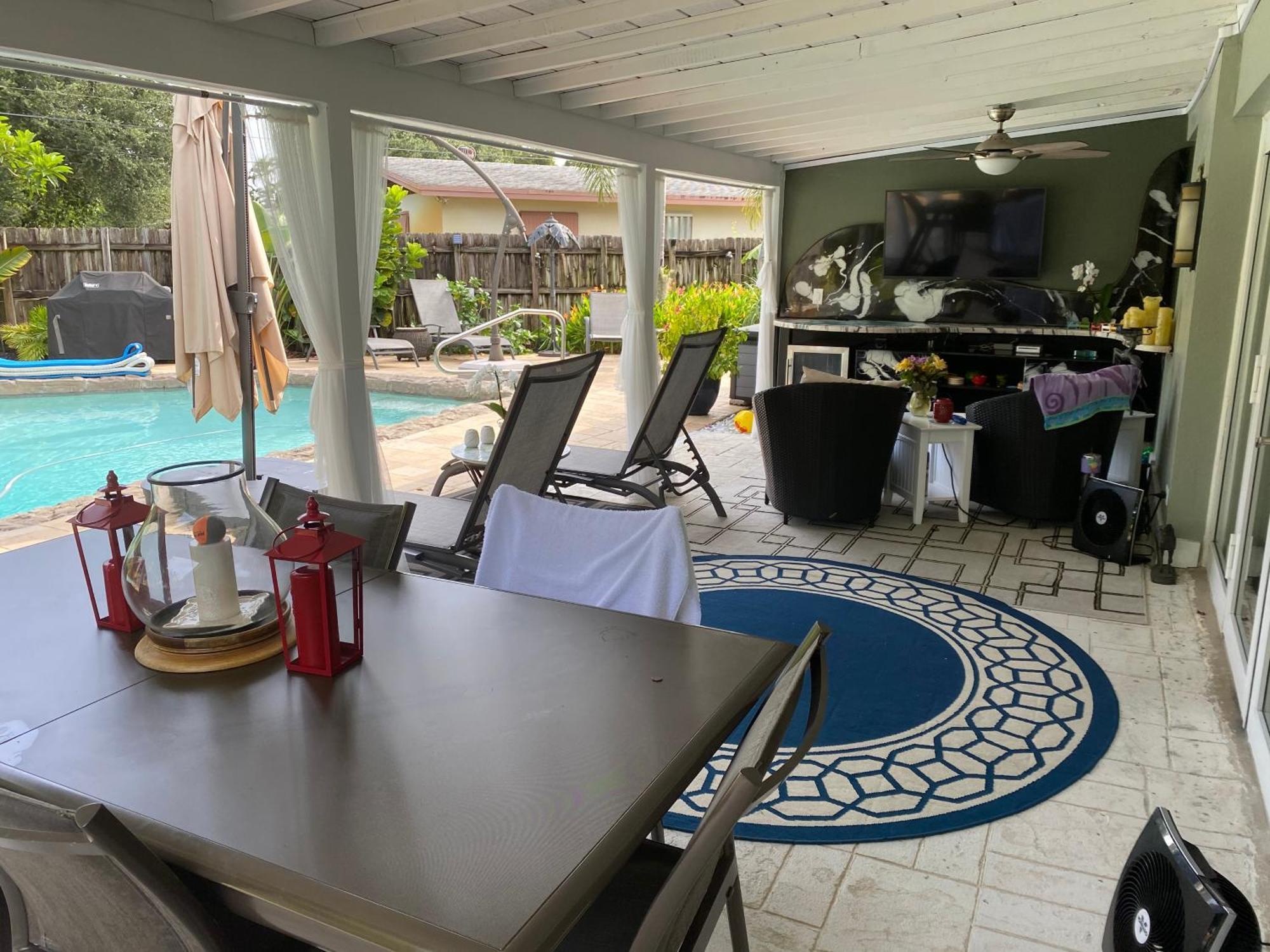 Wilton Manors A Mens Oasis Bed & Breakfast Exterior photo