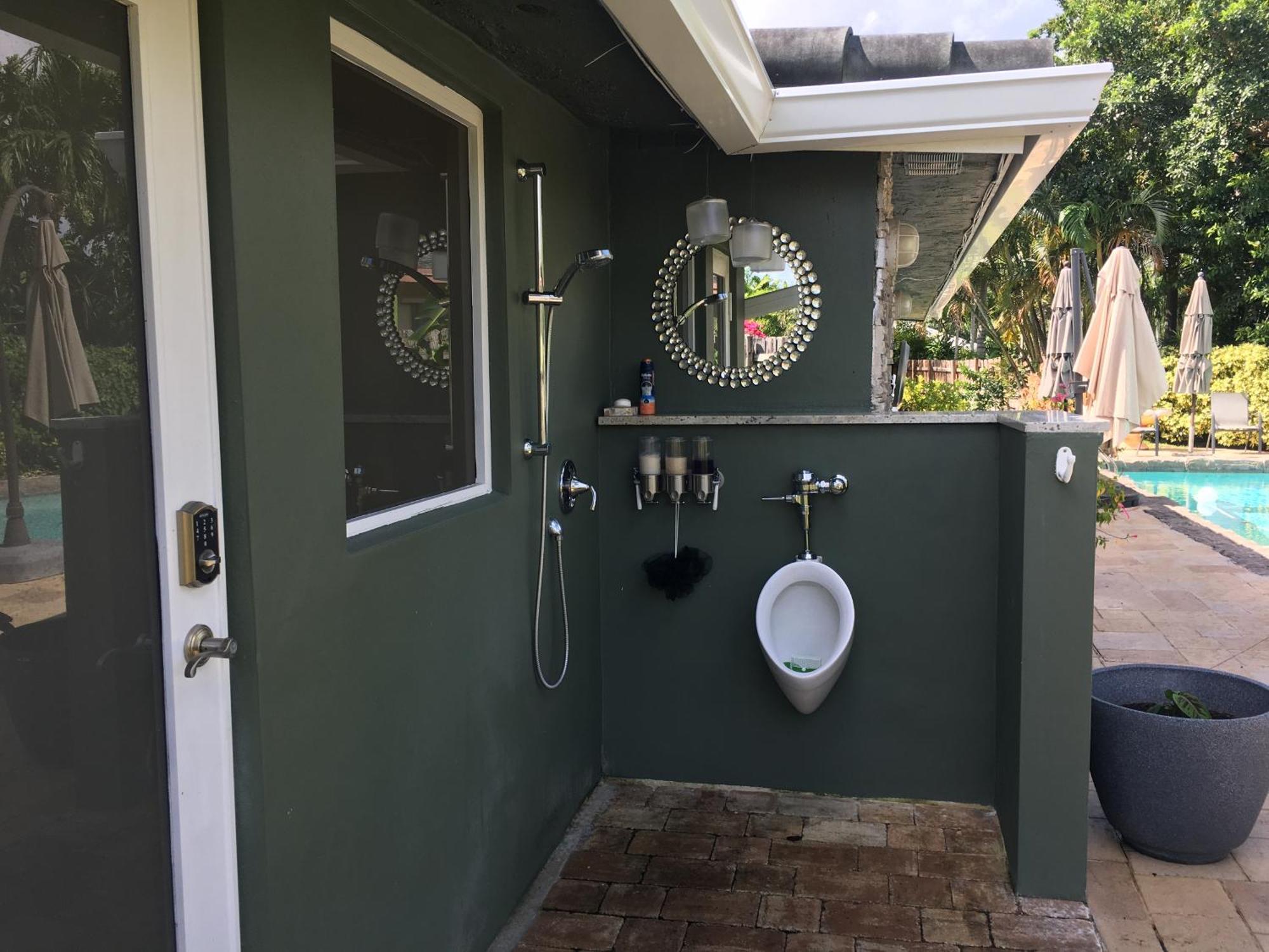 Wilton Manors A Mens Oasis Bed & Breakfast Exterior photo
